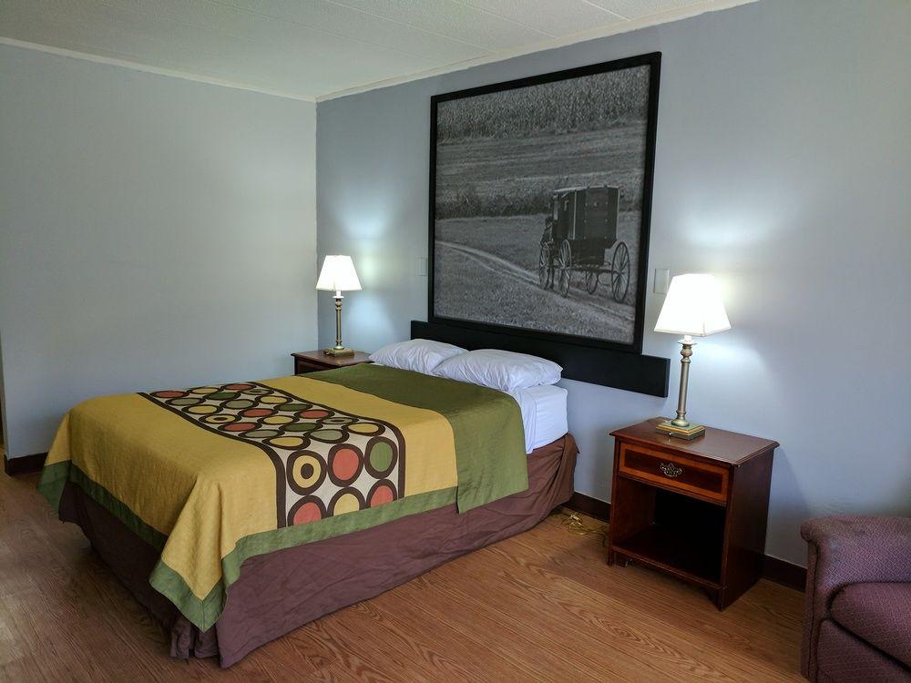 Sprucewood Inn Elyria Bagian luar foto