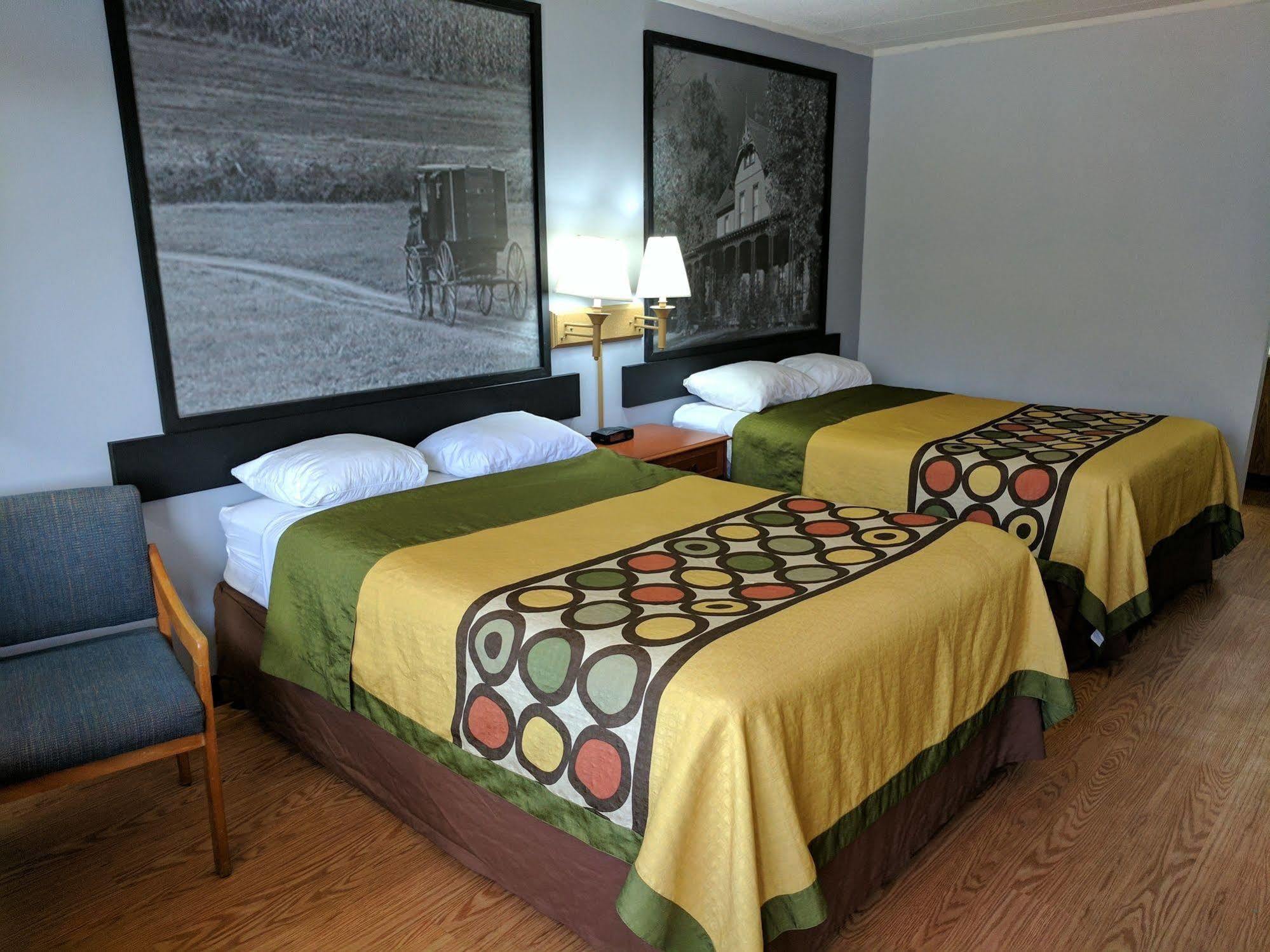 Sprucewood Inn Elyria Bagian luar foto