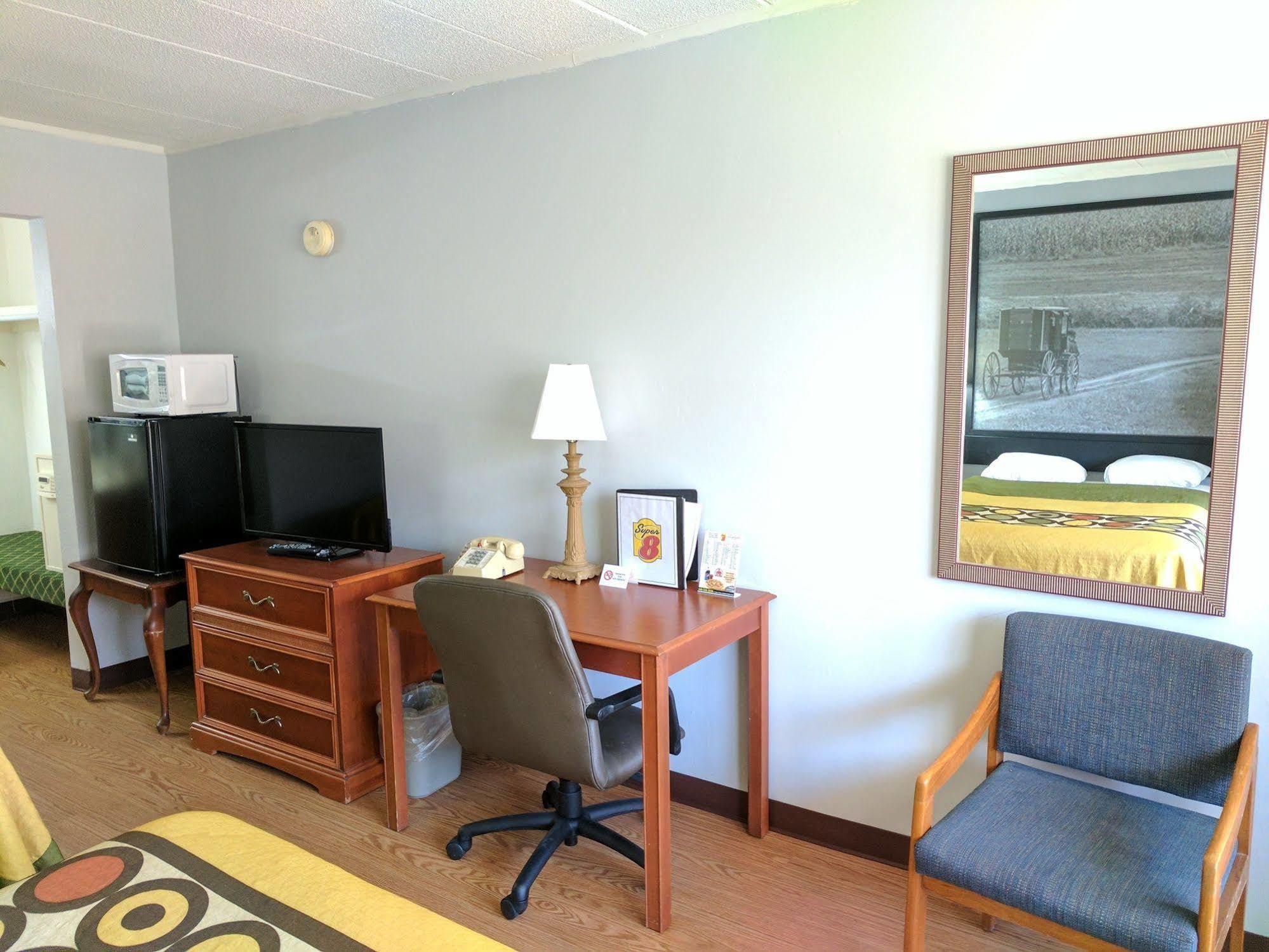 Sprucewood Inn Elyria Bagian luar foto