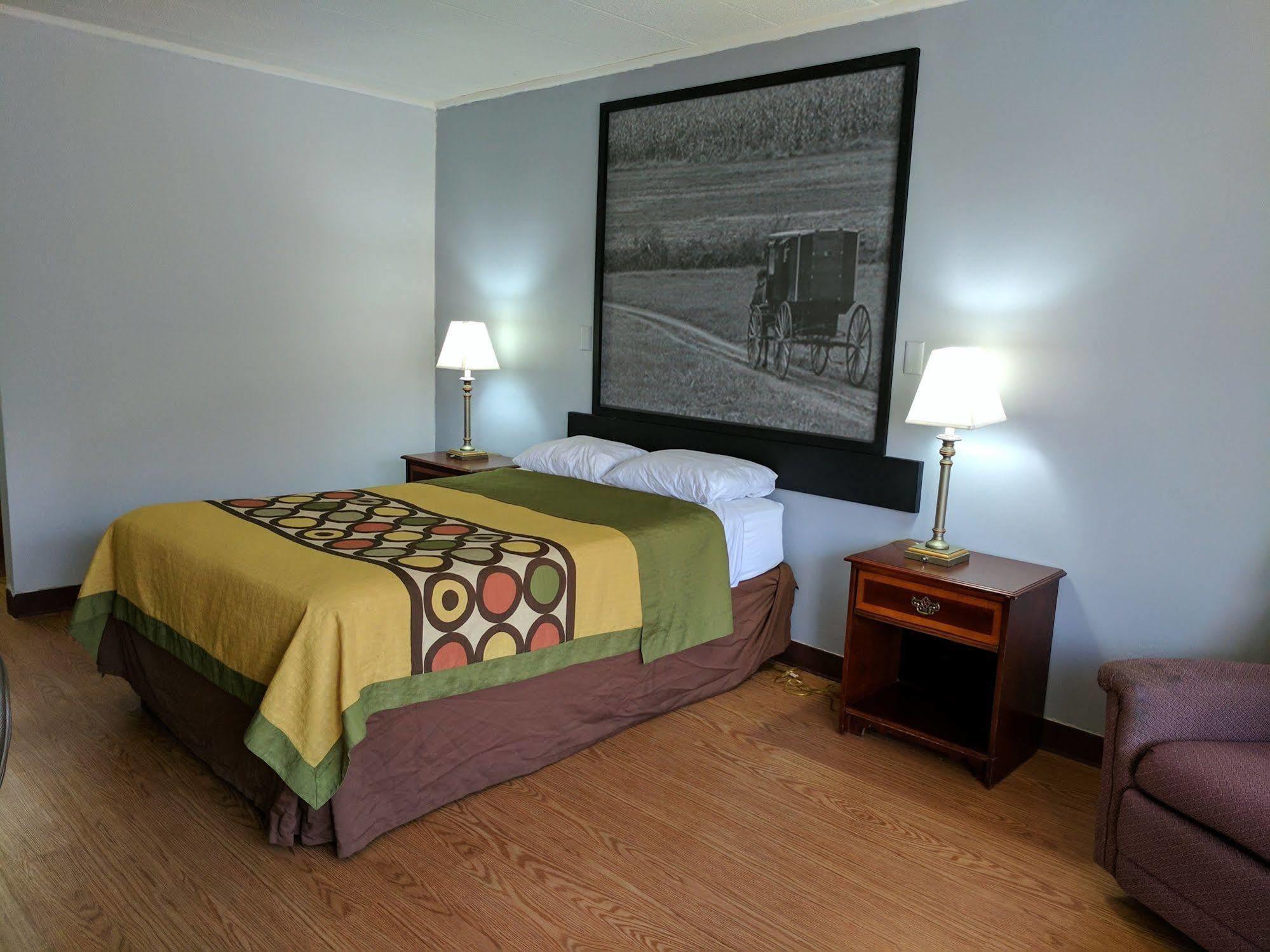 Sprucewood Inn Elyria Bagian luar foto