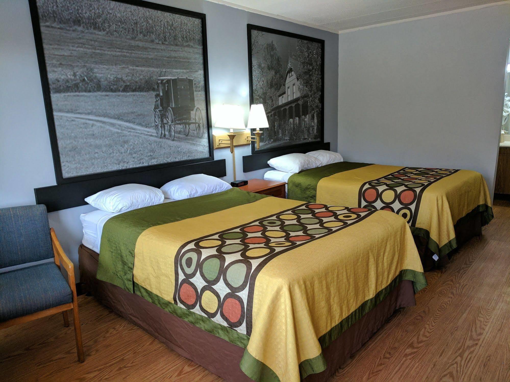 Sprucewood Inn Elyria Bagian luar foto