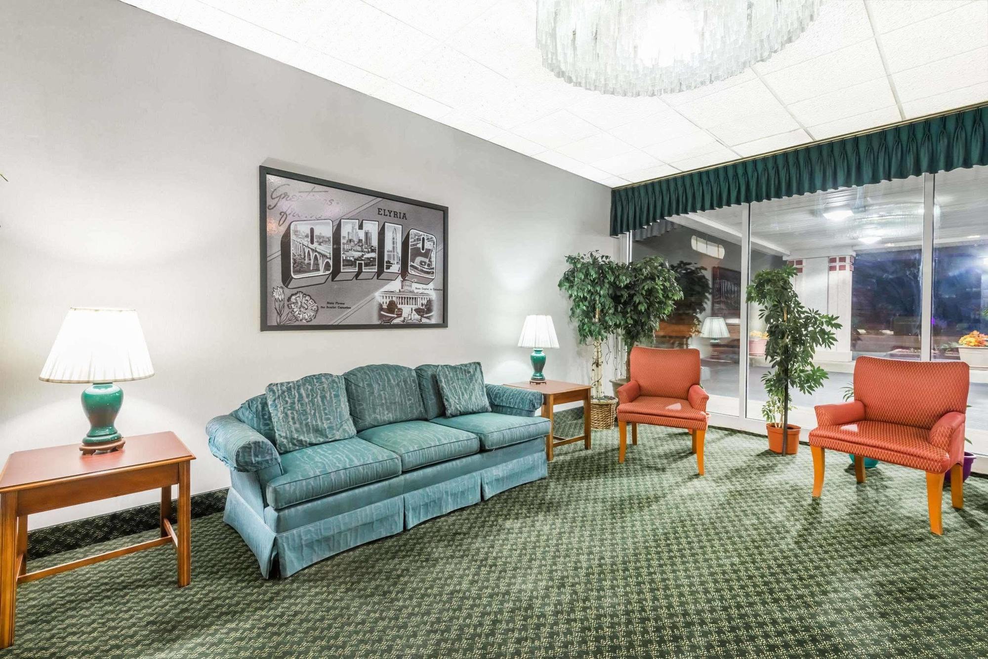 Sprucewood Inn Elyria Bagian luar foto