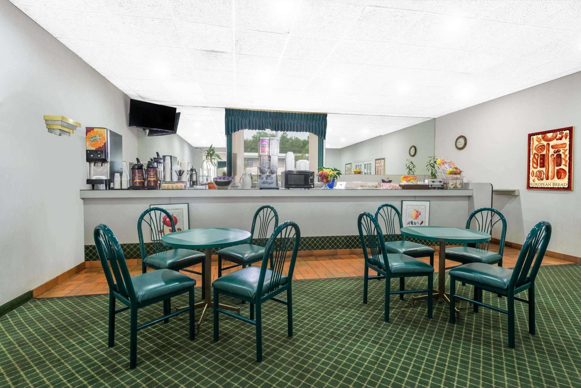 Sprucewood Inn Elyria Bagian luar foto